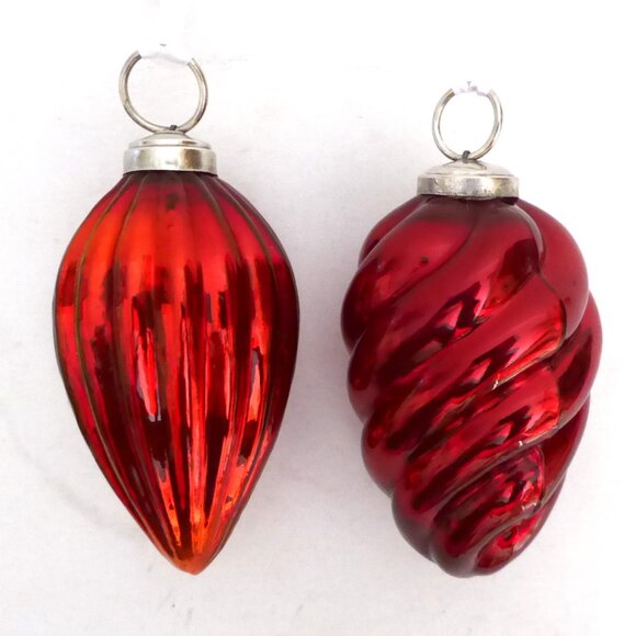 VINTAGE 5.5” CHRISTMAS GERMAN KUGEL STYLE RED RIBBED TEAR DROP GLASS ORNAMENTS - Picture 1 of 7